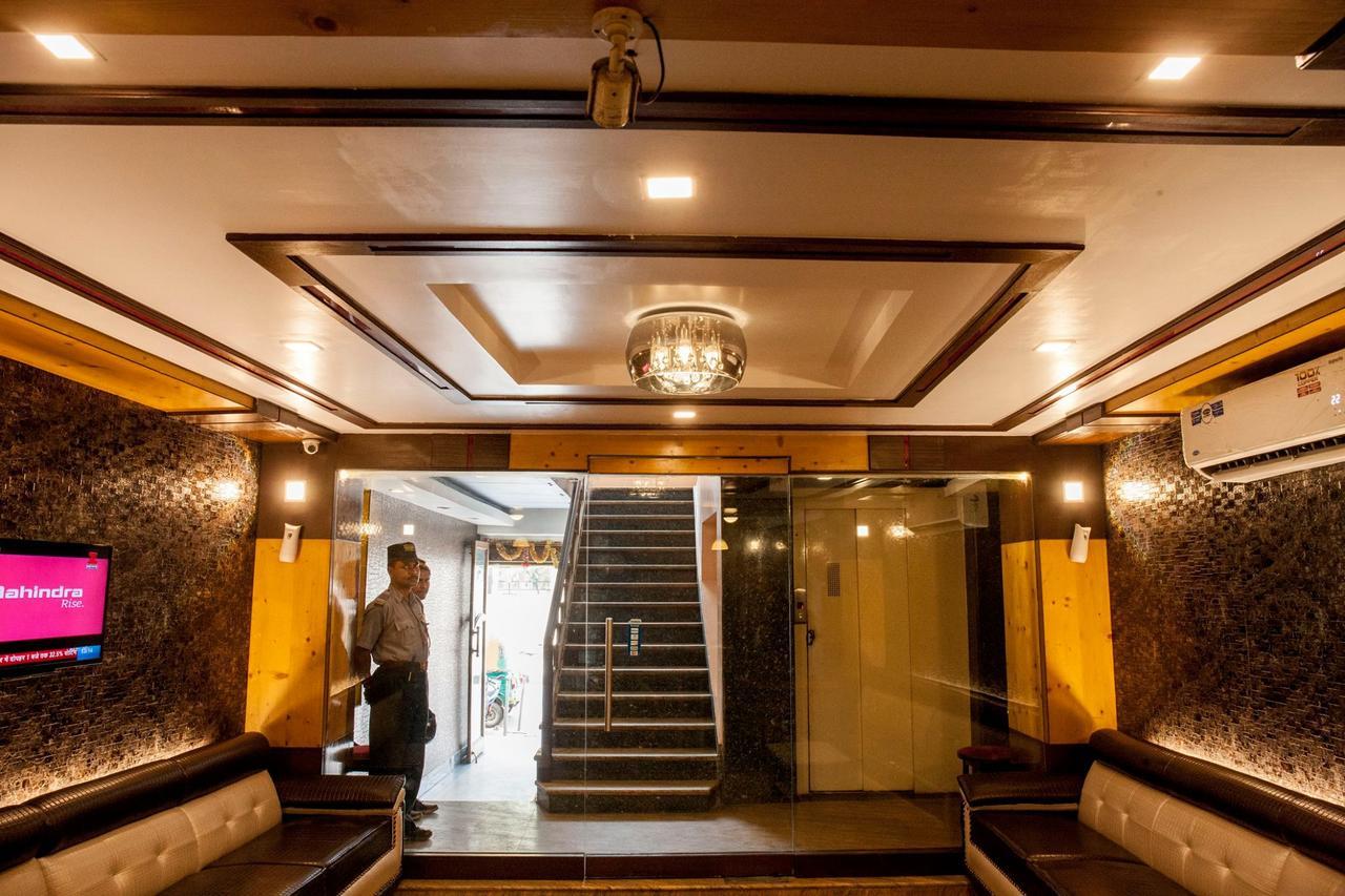 آغارتالا Hotel Welcome Palace المظهر الخارجي الصورة