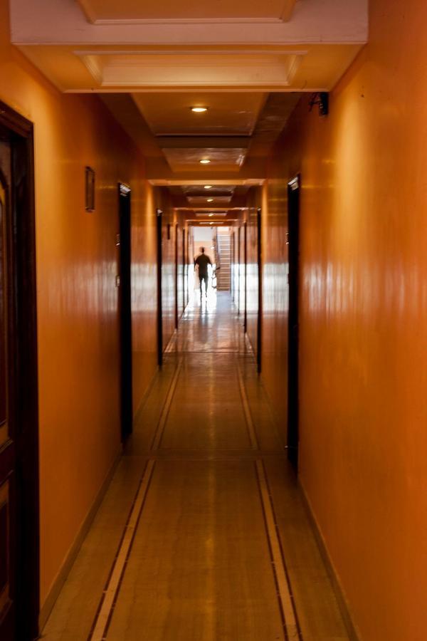 آغارتالا Hotel Welcome Palace المظهر الخارجي الصورة